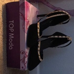 Vickey-11 Black Heels